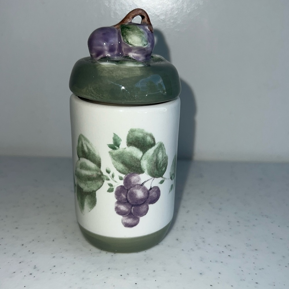 Pfaltzgraff Filled Candle EC -Never Burned - Grapevine Pattern